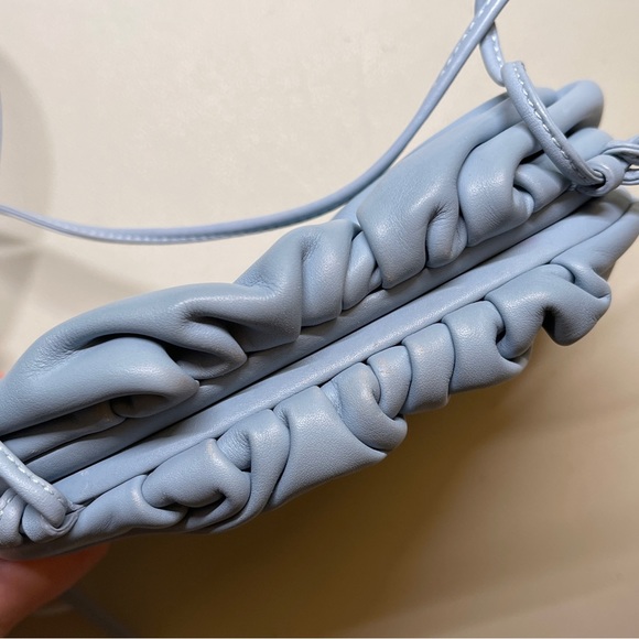 Bottega Veneta Blue Leather Mini shoulder bag The Pouch Bag women - Picture 9 of 9